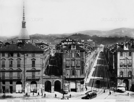 Torino. Panorama delle contrade di Po e della Zecca